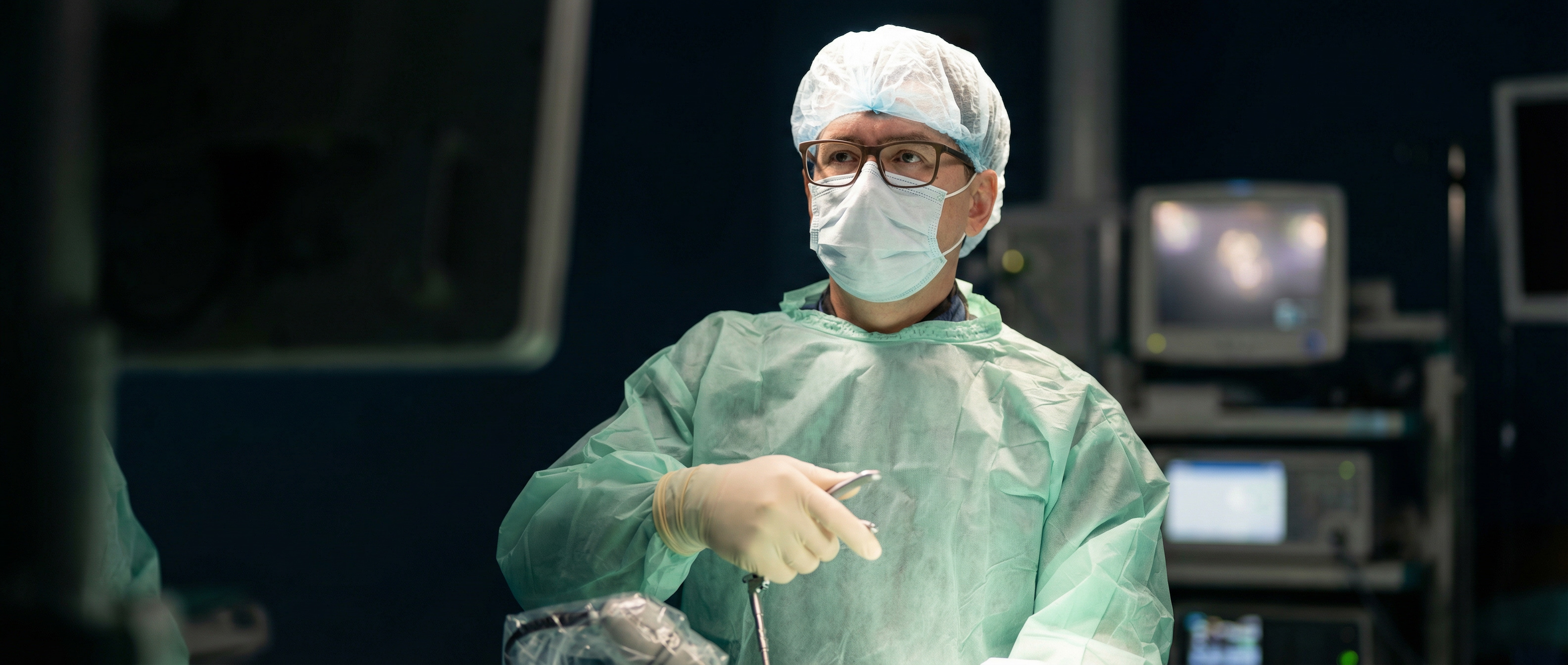 Dr. Temur Duschanov in the operating room